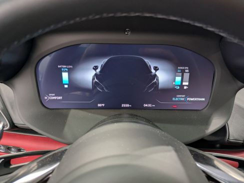 Used 2023 McLaren Artura image 11