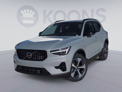 New 2026 Volvo XC40 B5 Plus w/ Protection Package Premier