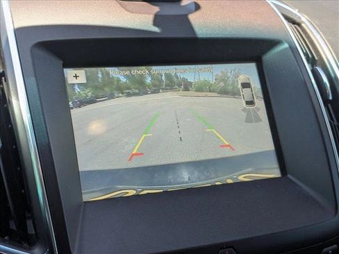 Used 2018 Ford Edge Titanium FWD image 13