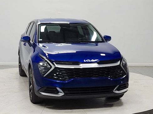 Used 2024 Kia Sportage EX FWD image 2