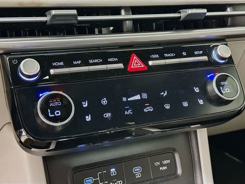 Used 2025 Hyundai Tucson Limited FWD image 18