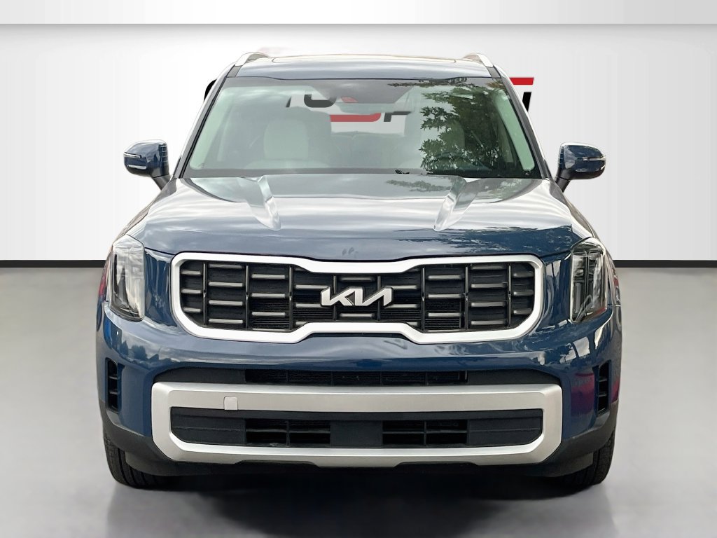 Used 2025 Kia Telluride EX w/ EX Captain's Chair Package AWD/4WD image 2