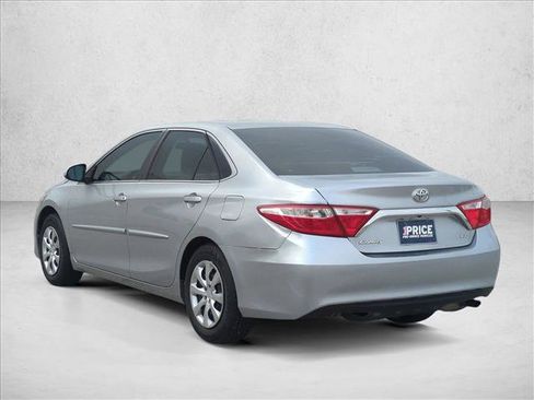 Used 2016 Toyota Camry LE image 8