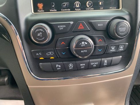 Used 2016 Jeep Grand Cherokee Laredo 75th Anniversary AWD/4WD image 20