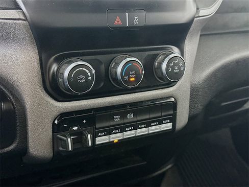 Used 2024 RAM 3500 Tradesman w/ Chrome Appearance Group image 18