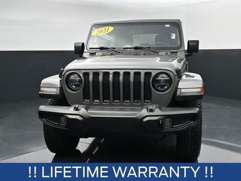 Used 2021 Jeep Wrangler Unlimited Sahara AWD/4WD image 3
