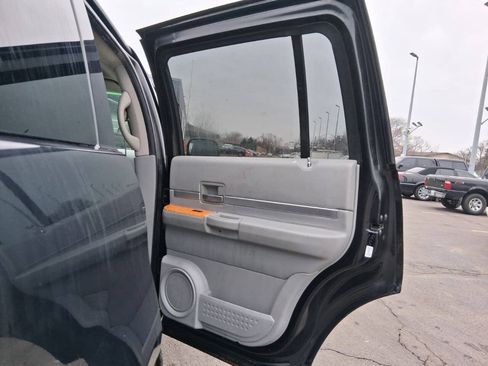 Used 2007 Chrysler Aspen Limited w/ Trailer Tow Group AWD/4WD image 12