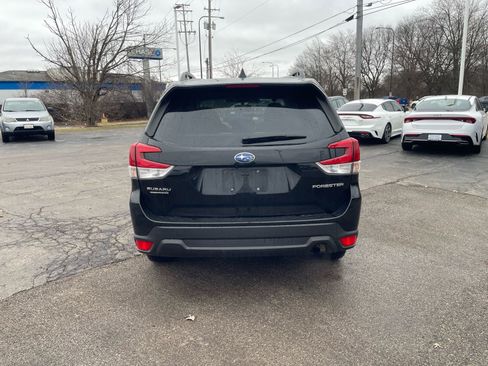 Used 2022 Subaru Forester Premium image 6