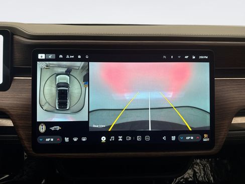 Used 2022 Rivian R1S Launch Edition image 16