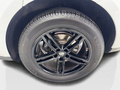 Used 2023 Porsche Macan Turbo image 86