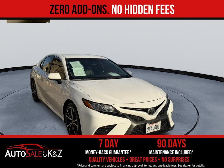 Used 2020 Toyota Camry SE FWD image 1