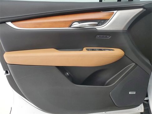 Used 2022 Cadillac XT5 Premium Luxury w/ Technology Package image 21