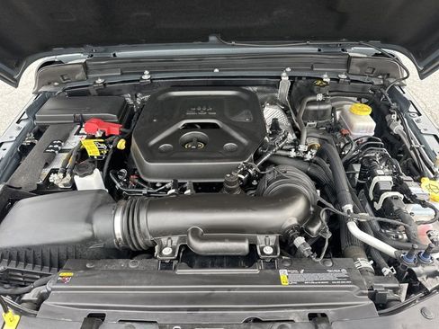 Used 2025 Jeep Wrangler Unlimited Rubicon image 30