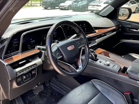 Used 2022 Cadillac Escalade Premium Luxury w/ Performance Package AWD/4WD image 16