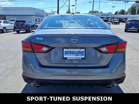 Used 2024 Nissan Altima 2.5 SR w/ SR Premium Package FWD image 4