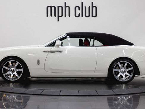 Used 2017 Rolls-Royce Dawn RWD image 4