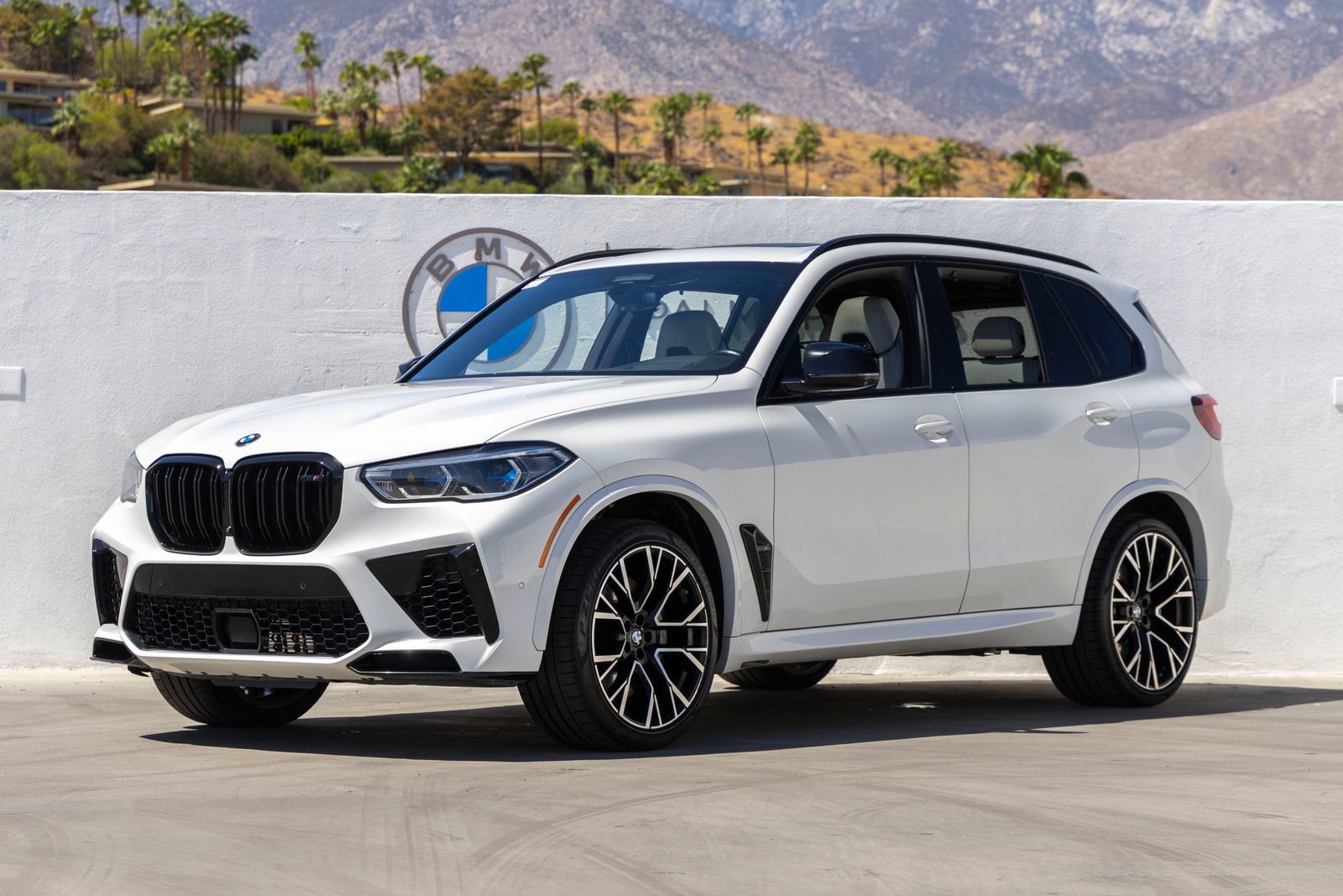 Used 2021 BMW X5 M w/ Competition Package AWD/4WD image 1