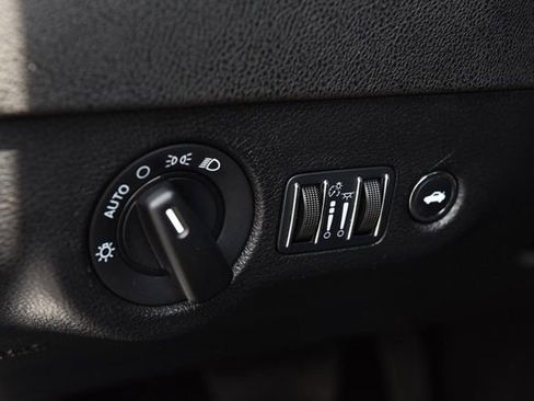 Used 2023 Dodge Charger SXT RWD image 10