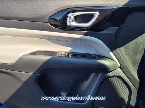 Used 2022 Jeep Compass Limited image 24