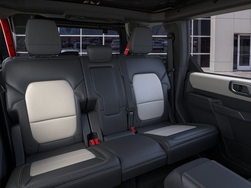 New 2026 Ford Bronco Outer Banks w/ Sasquatch Package AWD/4WD image 11