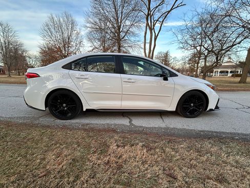 Used 2022 Toyota Corolla SE w/ Carpet Mat Package (TMS) image 6