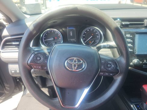 Used 2020 Toyota Camry LE FWD image 8