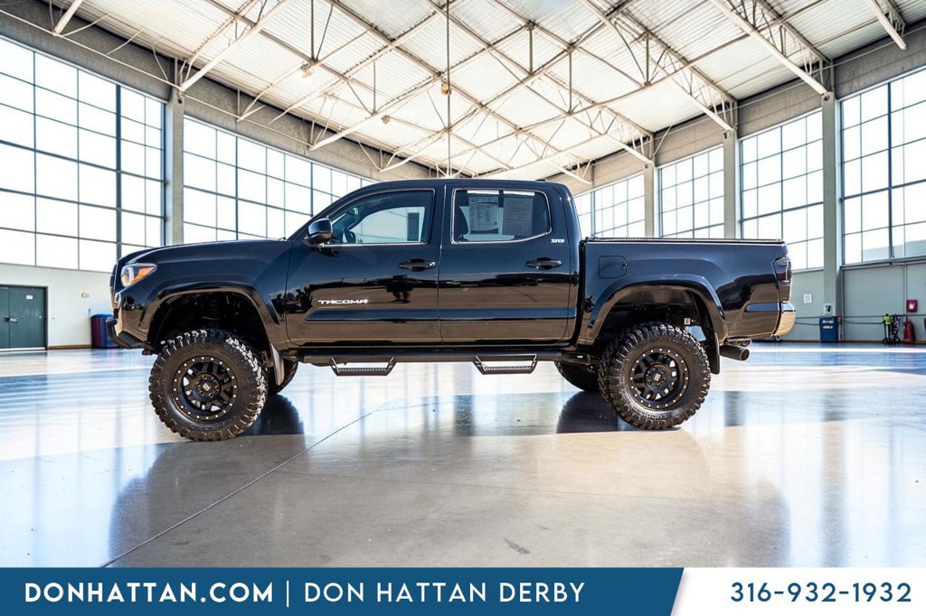 Used 2019 Toyota Tacoma SR5 RWD image 2