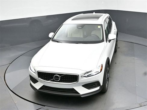 New 2026 Volvo V60 B5 Cross Country Plus w/ Protection Package Premier image 48