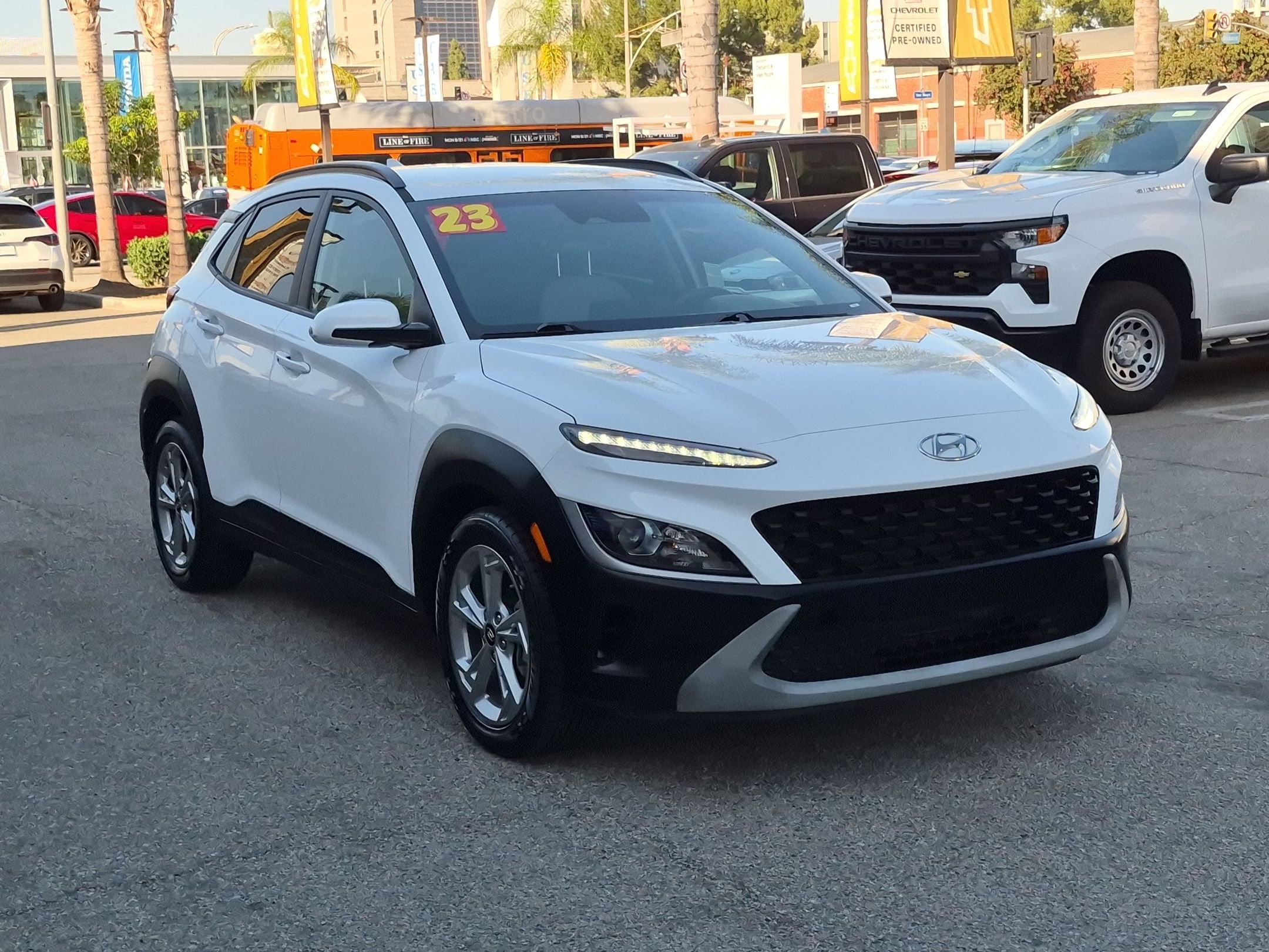 Used 2023 Hyundai Kona SEL AWD/4WD image 3