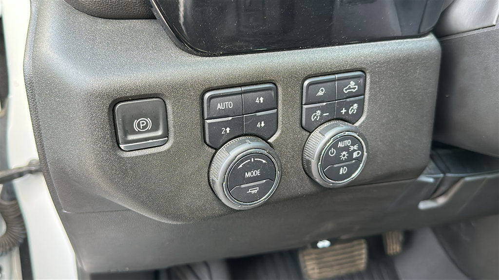 Used 2022 Chevrolet Silverado 1500 RST AWD/4WD image 17