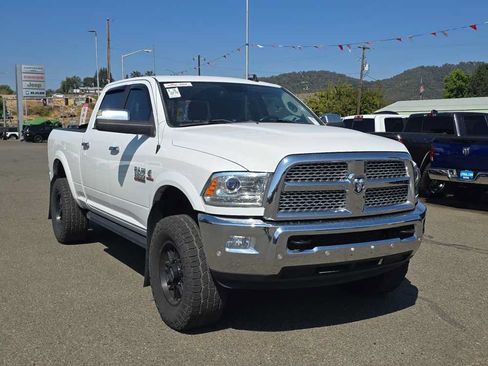 Used 2016 RAM 3500 Laramie w/ Convenience Group AWD/4WD image 11
