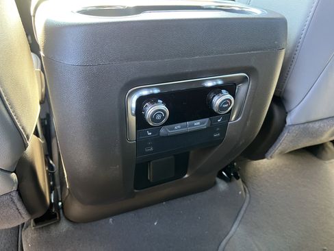 New 2026 GMC Yukon XL Elevation image 24