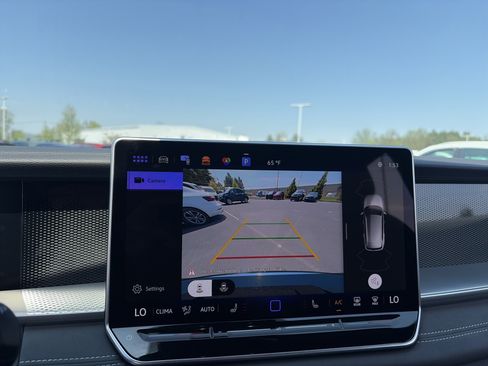 Used 2025 Volkswagen Tiguan SE R-Line AWD/4WD image 51