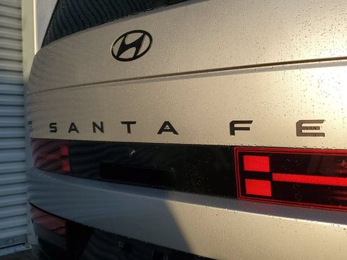 Used 2024 Hyundai Santa Fe Calligraphy FWD image 7