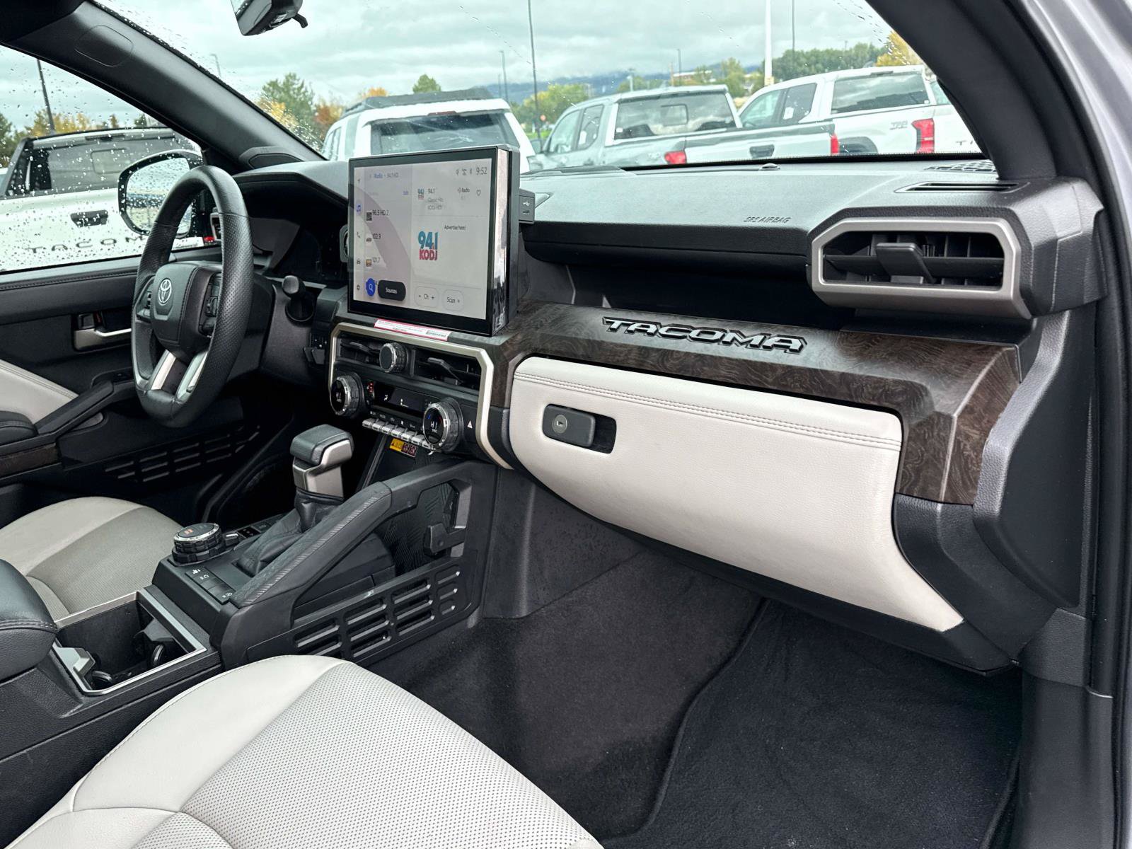 Used 2024 Toyota Tacoma Limited w/ Limited Package (LT) AWD/4WD image 19