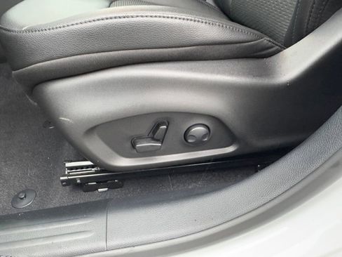 Used 2025 Jeep Compass Latitude w/ Convenience Group image 16