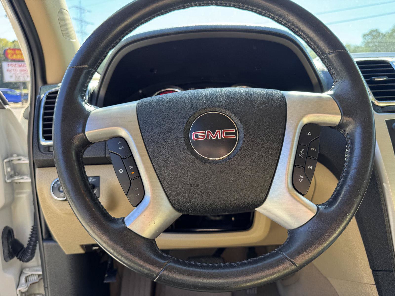 Used 2010 GMC Acadia SLT FWD image 3