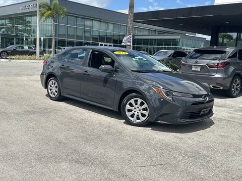 Used 2024 Toyota Corolla LE FWD image 2