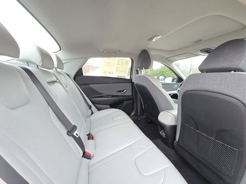 Used 2024 Hyundai Elantra Limited FWD image 27