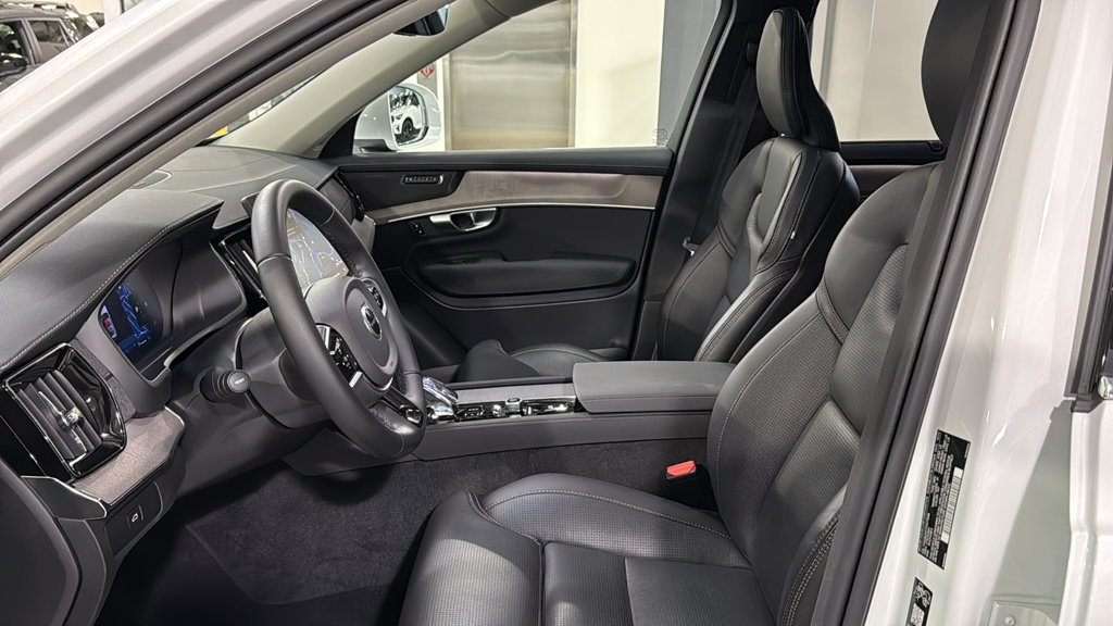 Used 2026 Volvo XC90 B6 Ultra w/ Protection Package Premier AWD/4WD image 10