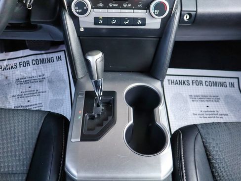 Used 2014 Toyota Camry SE w/ Moonroof Package FWD image 36