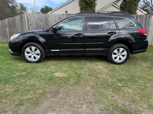 Used 2011 Subaru Outback 2.5i Premium w/ All-Weather Pkg image 1