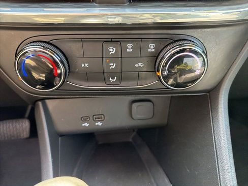 Used 2025 Buick Encore GX Preferred AWD/4WD image 24