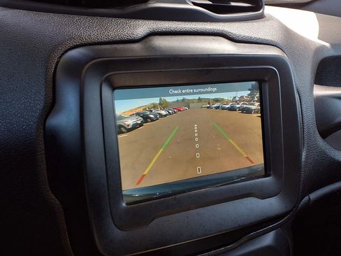 Used 2020 Jeep Renegade Altitude FWD image 8