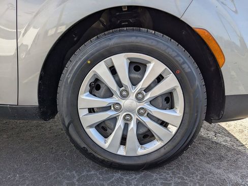 Used 2022 Kia Soul LX image 4