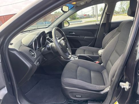 Used 2015 Chevrolet Cruze LT image 9