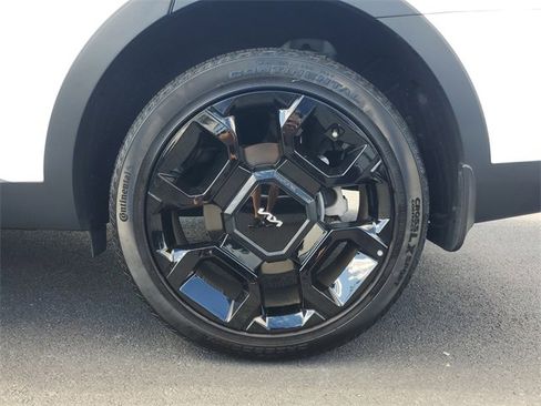 Used 2024 Kia Sorento SX Prestige image 7