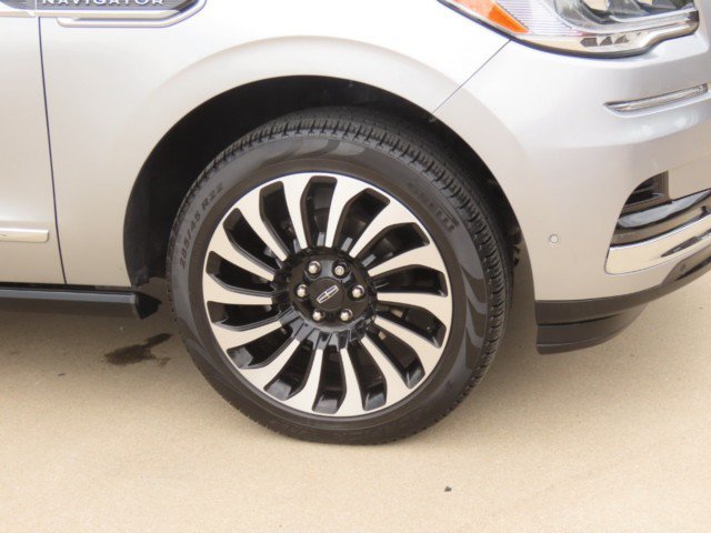 Used 2024 Lincoln Navigator Black Label AWD/4WD image 7