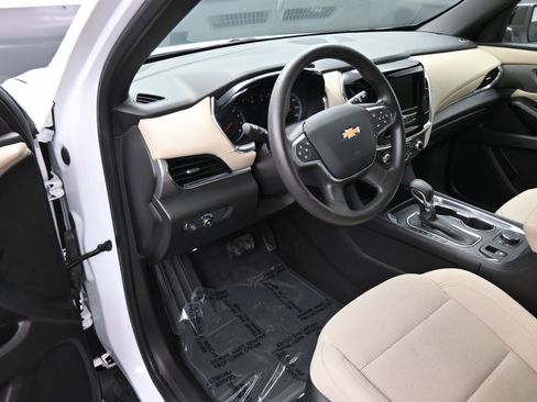 Certified 2023 Chevrolet Traverse LS image 12