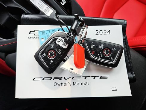 Used 2024 Chevrolet Corvette Z06 RWD image 27